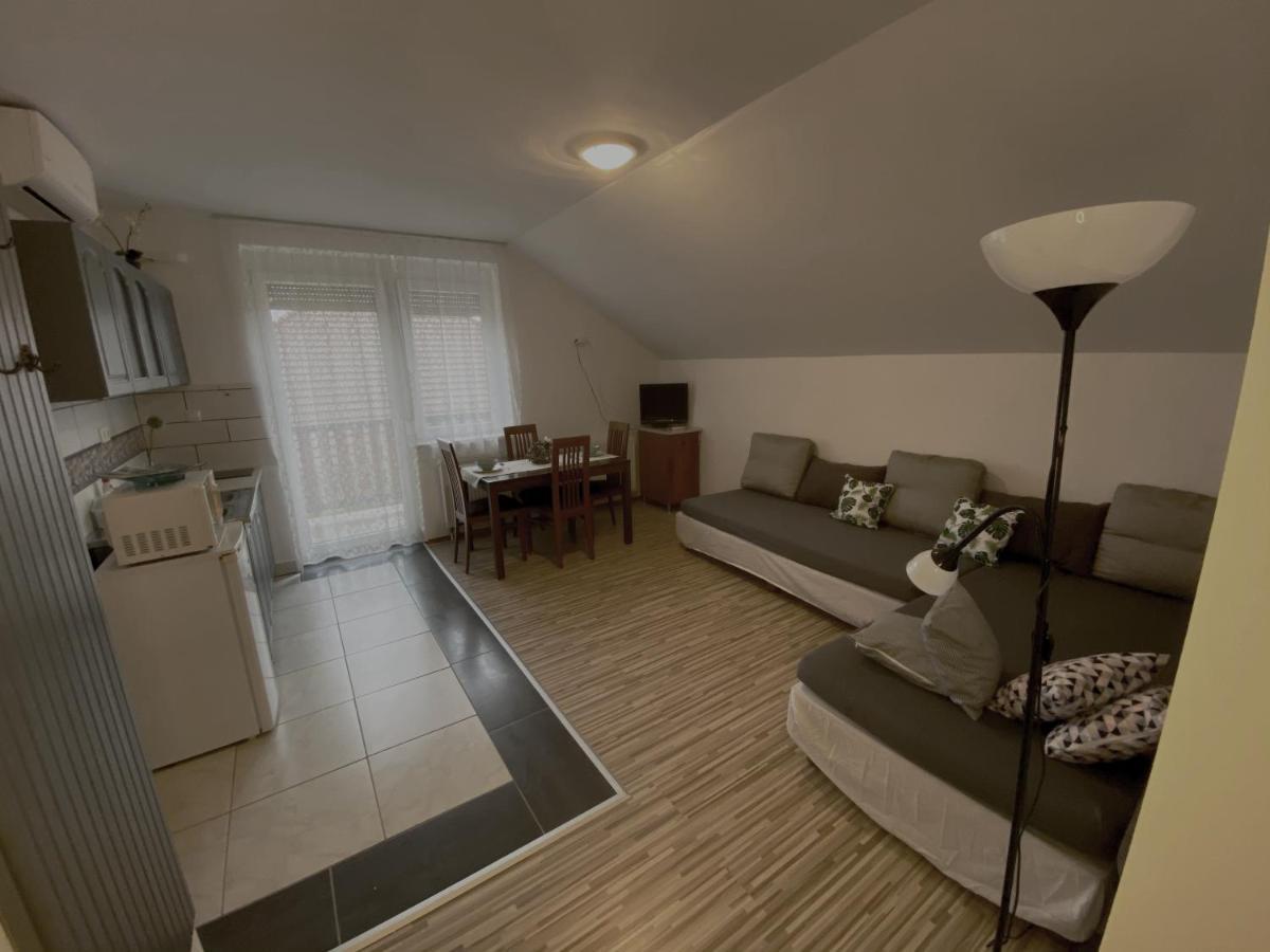 Bobita Apartman Sarvar Exterior photo