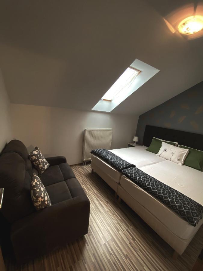Bobita Apartman Sarvar Exterior photo