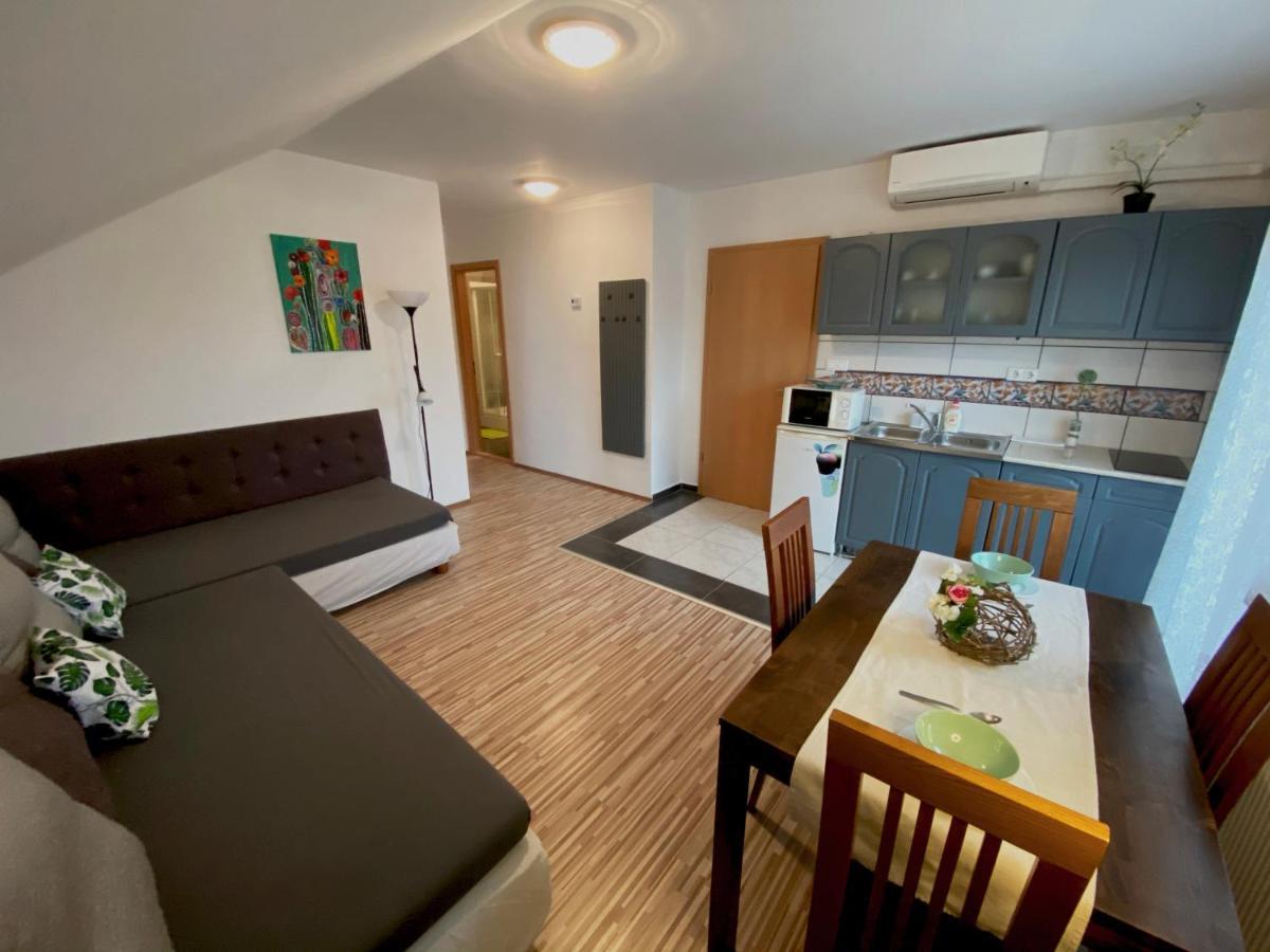 Bobita Apartman Sarvar Exterior photo